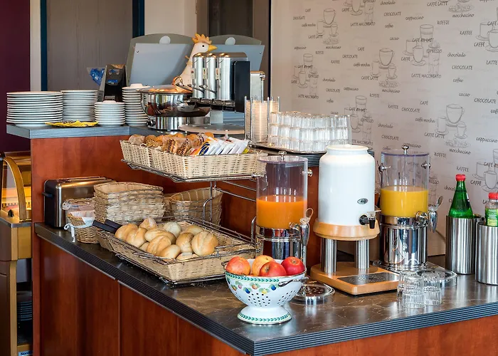 美迪尔伽尼酒店 招待所 3*