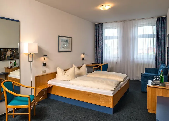 美迪尔伽尼酒店 招待所 3*